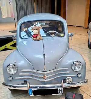 Renault Others 4CV Cremeschnittchen H-Kennzeichen