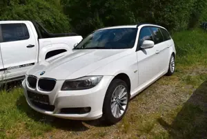 BMW 320 3 Touring 320d xDrive "PANORAMA/AHK"
