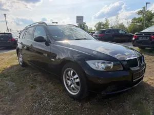 BMW 320 320i Navi/Sitzh/Regens/Tempo/PDC/MultiL/Panora++++