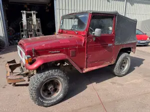 Toyota Land Cruiser BJ 42