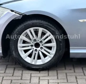 BMW 320 i*LIMO*PDC*KLIMAAUT*SZHZ*MFL*ALU* Bild 5