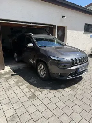 Jeep Cherokee Limited luxuriöse Variante AHK.