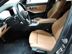 BMW 330 Bild 3