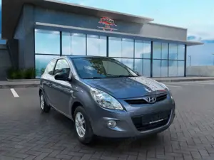 Hyundai i20 Classic (Tüv und Service Neu)