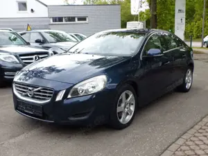Volvo S60 Lim. D3 Momentum Aut. Nav Parkhilfe Alu BT