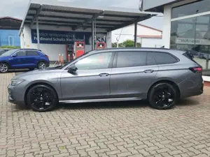 Volkswagen Passat 1.5 TSI Hybrid R-Line Matrix 360° AHK DCC Bild 3