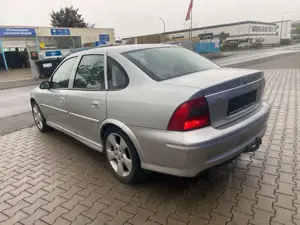Opel Vectra Bild 4