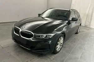 BMW 330 e Touring Aut. Leder / Navi / BMW Live Cockp