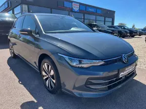 Volkswagen Golf VIII Lim. 1.5 TSI Goal mit NAVI+PDC+LED