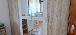Kleiderschrank