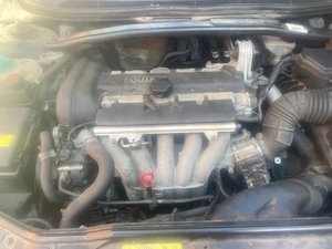 Volvo V70 II Motor Getriebe 