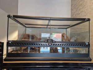 leerstehendes Exo Terra Terrarium  Bild 2