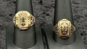 2 alte gestempelte 10K Gelbgold Klasse Ringe 16,4 Gramm