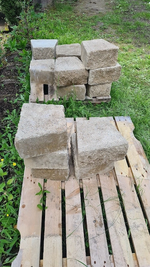 18 neue Mauersteine Typ Landhaus trapezförmig Bild 2