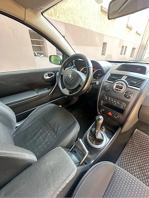 Renault Megane 1.6 Benzin 2J TÜV Bild 4