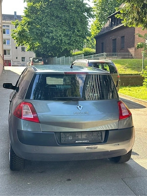 Renault Megane 1.6 Benzin 2J TÜV Bild 2