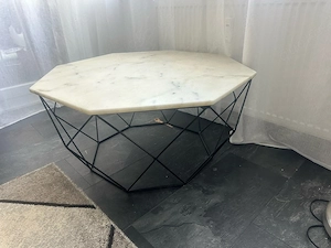 Wonhzimmer tisch