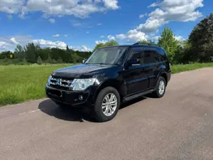 Mitsubishi Pajero Pajero Diesel  5-Türer 3.2 DI-D Automatik Instyle