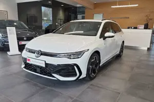 Volkswagen Golf VIII Variant 1.5 TSI R-Line 17" Kamera ACC