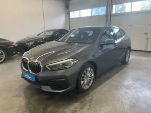 BMW 118 i Limousine Advantage*LED*HUD*PDC*SHZ*TEMP* AHK+SH