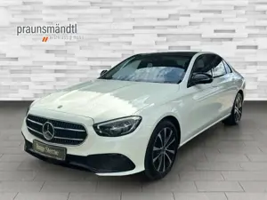 Mercedes-Benz E 300 de Avantgarde Night Pano+Dist+Burmest+360°