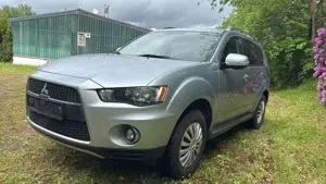 Mitsubishi Outlander Invite 2WD, ZÜNDKERZE VON GEWINDE ABGERIESSEn