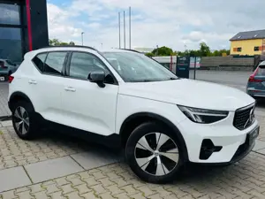 Volvo XC40 Plus Dark 2WD/Navi/Harman-Kardon Bild 4
