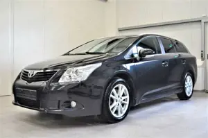 Toyota Avensis 2.2D-4D / NAVI / R-CAM