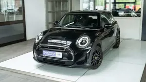 MINI Cooper SE Classic Trim Pack Premium NAV LED uvm. Bild 3