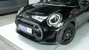 MINI Cooper SE Classic Trim Pack Premium NAV LED uvm. Bild 5