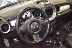 MINI One Cooper S~PANO~NAVI~LEDER~PDC~SITZHEIZ~SOUNDSYSTEM Bild 2