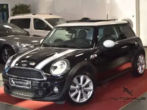MINI One Cooper S~PANO~NAVI~LEDER~PDC~SITZHEIZ~SOUNDSYSTEM