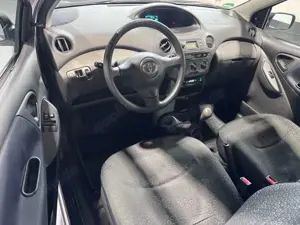 Toyota Yaris 1.0 C *Klimaanlage* Bild 3