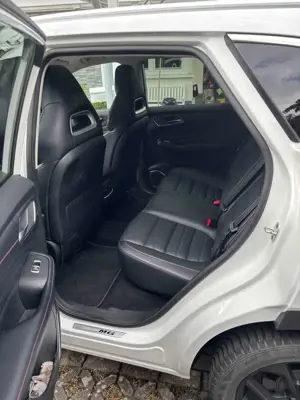 MG EHS EHS PHEV Luxury Bild 2