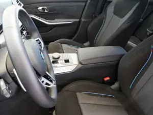 BMW 330 Bild 5