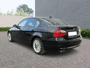 BMW 330 Bild 4