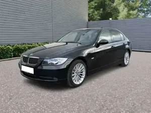 BMW 330 Bild 3