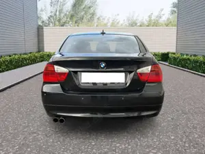 BMW 330 Bild 5