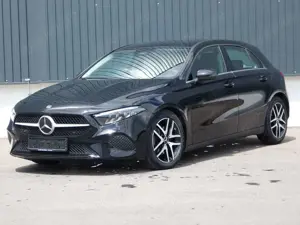 Mercedes-Benz A 180 d DCT LED Navi Teilleder SHZ Kamera 1-Hand