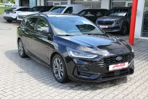 Ford Focus Turnier 155PS ST-LINE LED AdapTempomat CAM 17Z