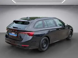 Skoda Octavia Combi 2.0TDI DSG Ambition AHK Bild 5