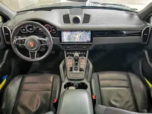 Porsche Cayenne E-Hybrid | PANO | BATTERIE NEU | APPROVE Bild 2