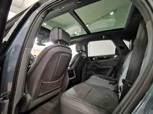 Porsche Cayenne E-Hybrid | PANO | BATTERIE NEU | APPROVE Bild 5