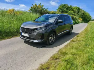 Peugeot 5008 5008 BlueHDi 180 EAT8 Allure Pack 7-Sitzer, scheckheftgepflegt, 8-fach bereift, AHK, Ni