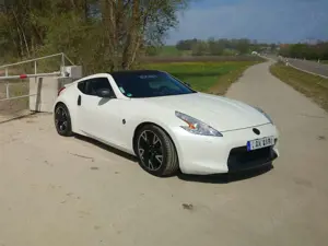 Nissan 370Z 370 Z Coupe Aut. Pack 3,7l Navi, Kamera, BOSE Audio, NAP AGA, Carbon- Optik- Kit