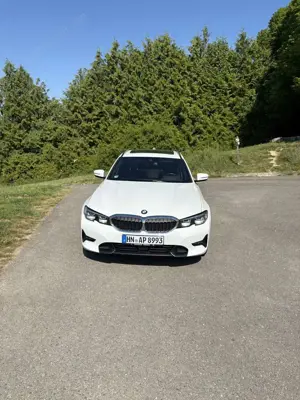 BMW 318 318d Touring Aut. Sport Line