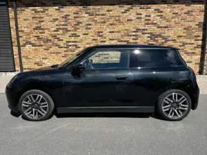 MINI Cooper E HUD H/K LED Pano Navi 360 Leder Paket L Bild 3