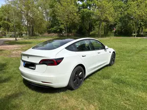 Tesla Model 3 Bild 4