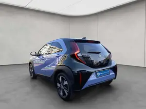 Toyota Aygo X X 1,5 Hybrid Teamplayer Sitzheizung Kamera Bild 2
