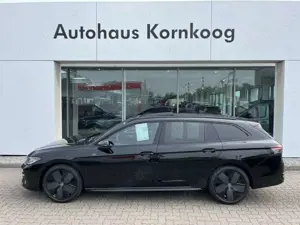 Volkswagen Passat Variant 1.5 e-TSI R-Line Sportpaket Navi